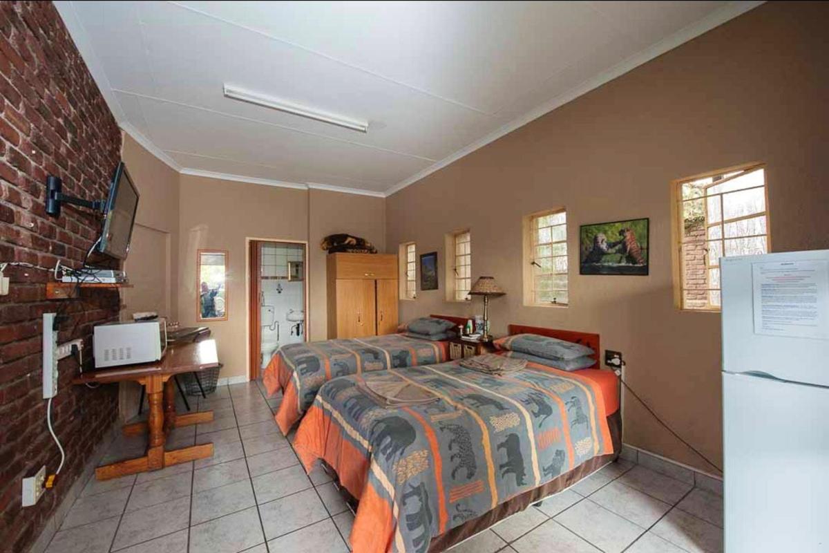 Ingwe Guesthouse Mbombela Buitenkant foto