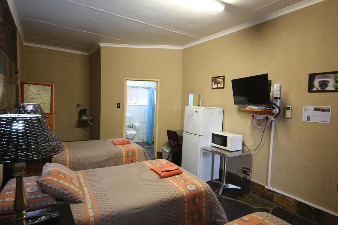 Ingwe Guesthouse Mbombela Buitenkant foto