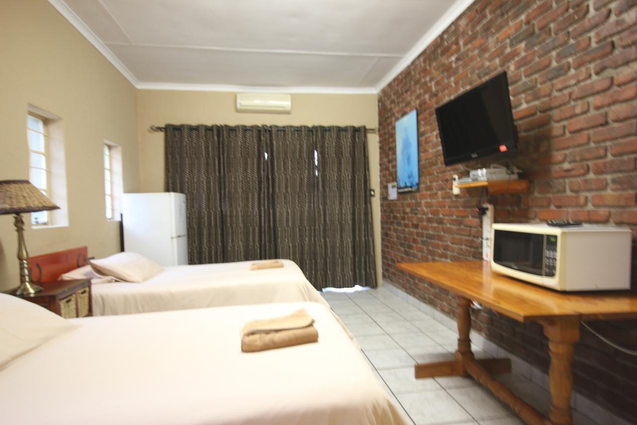 Ingwe Guesthouse Mbombela Buitenkant foto